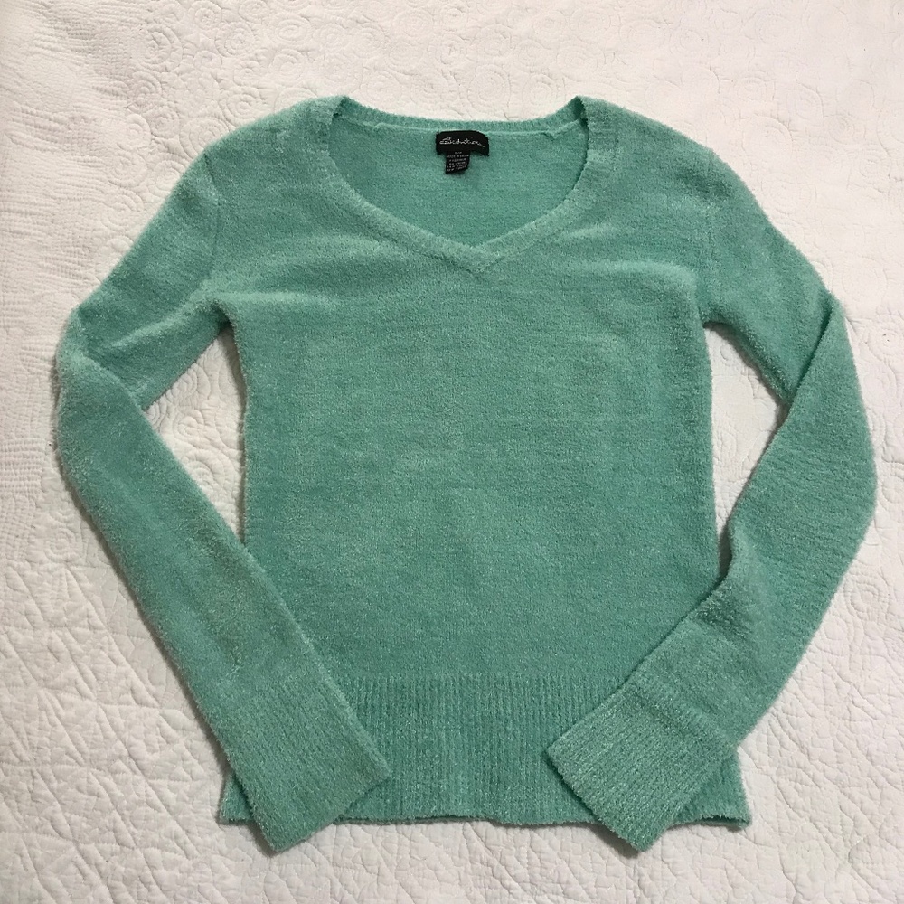 Seductions mint green long sleeved vneck very soft fuzzy sweater (S/P)